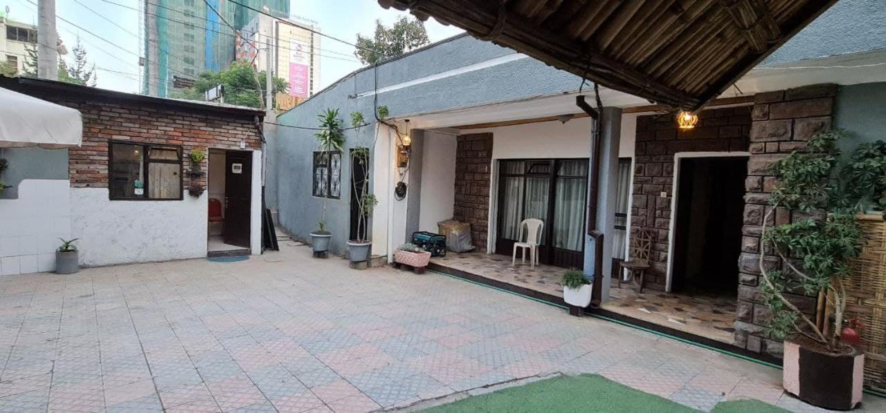 אדיס אבבה Lucy Guest House מראה חיצוני תמונה