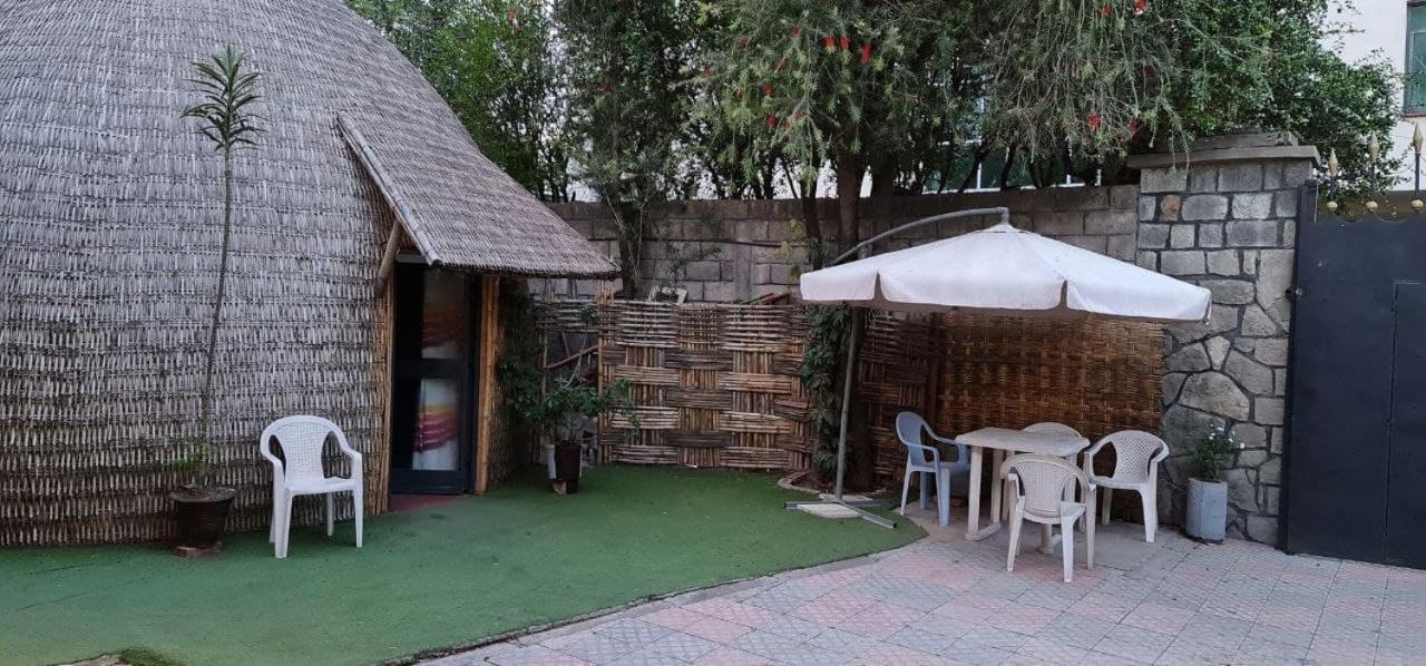 אדיס אבבה Lucy Guest House מראה חיצוני תמונה