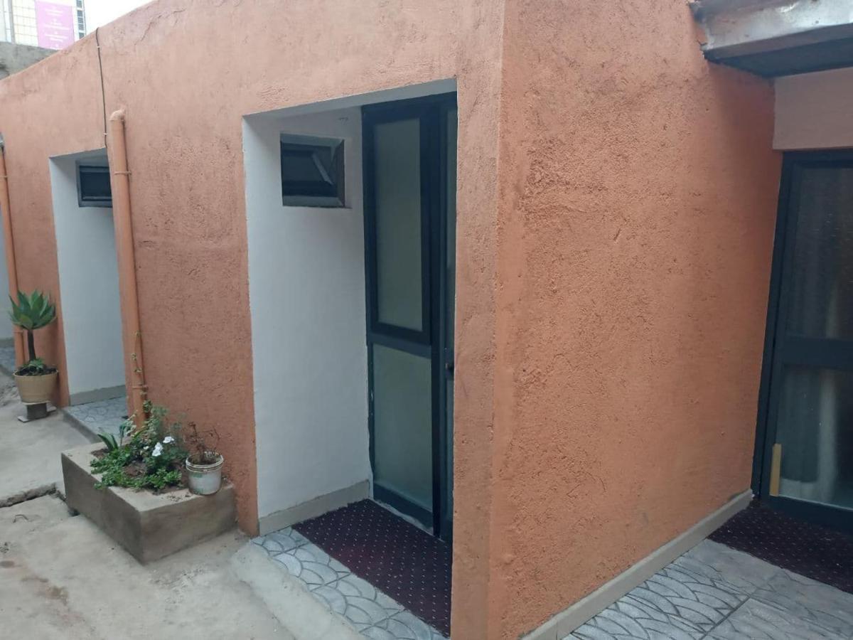 אדיס אבבה Lucy Guest House מראה חיצוני תמונה