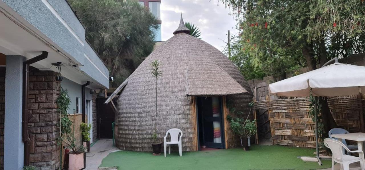 אדיס אבבה Lucy Guest House מראה חיצוני תמונה