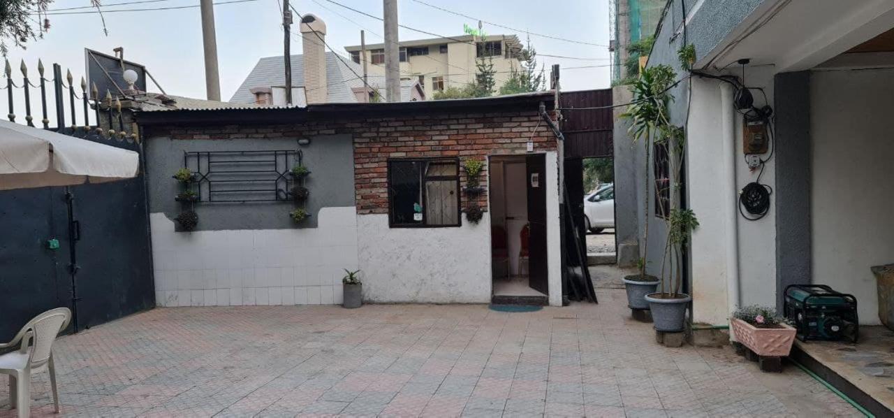 אדיס אבבה Lucy Guest House מראה חיצוני תמונה